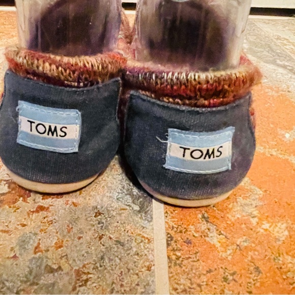 👞Rich & Colorful TOM’s Woven Woolen Flats! Warm, Cozy, and Comfortable! - Picture 2 of 14